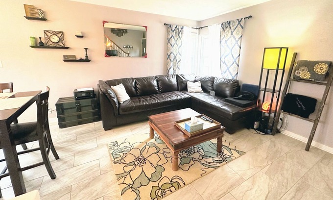 North Kansas City House | Entire House in Perfect Location! Renovated & Cozy w/ Chill Patio & Grill Dining