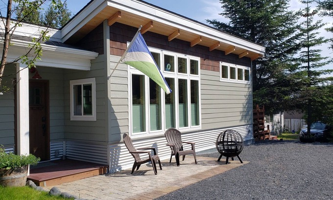 Seward House | Entire House Tiny Home: close to cruise ship terminal and downtown Seward
