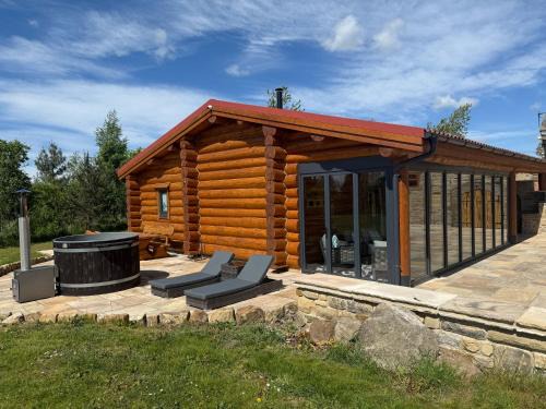 Crook Apartment | Entire Luxury Log Cabin Sleeps 6 with Private Hot Tub & Scenic Views near Durham & Bishop Auckland