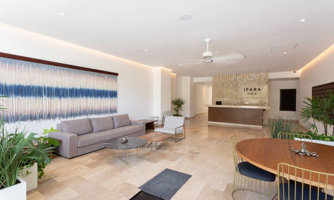 Gonzalo Guerrero Condo | Entire luxury 2 BR condo in heart of Playa Del Carmen