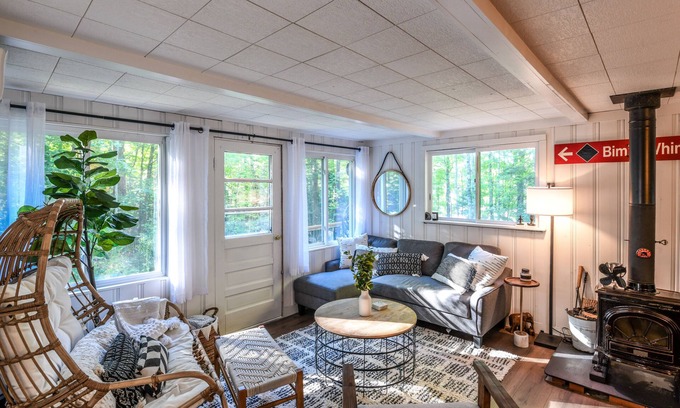 Bethlehem Cabin | Entire Modern Cabin by the NH White Mountains, Cannon + Franconia Notch!