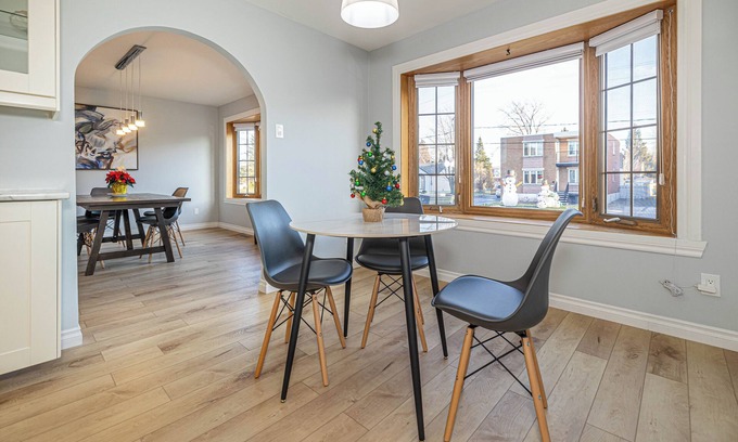 Brossard House | Entire NEW House 5BDR , close to DT MTL, 4 Parking