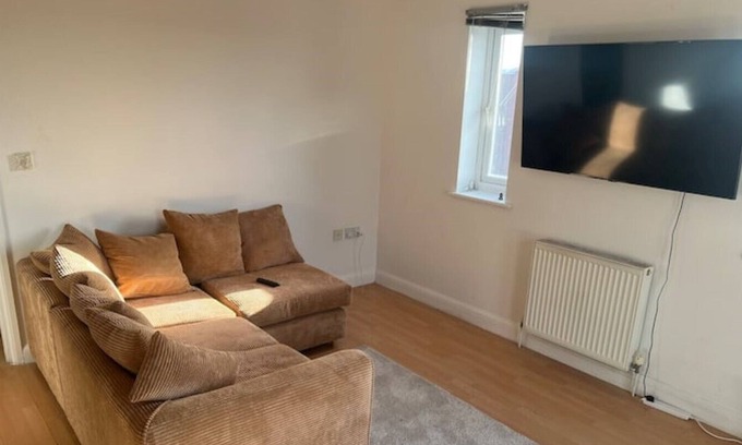 Alibon Apartment | Entire one bed flat, close to London