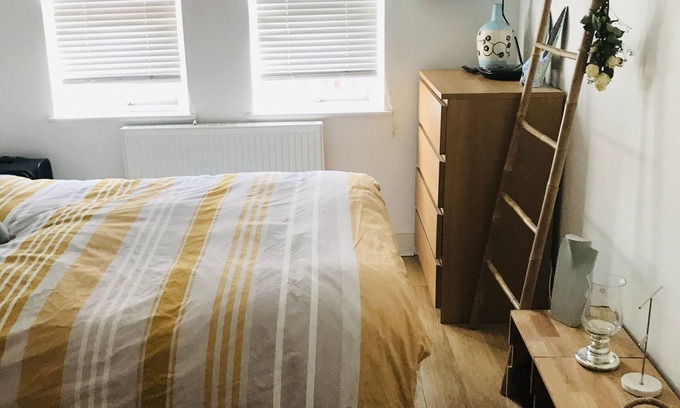 Fortune Green Apartment | Entire one bed flat in the heart of West Hampstead for Short-Let