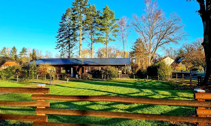 Gartow House | Entire semi-detached house for vacation with child and dog (2 units in one)