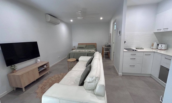 Manly Apartment | Entire studio with kitchenette, bathroom and outdoor area