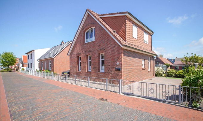 Borkum House | Entire vacation home with two modern and central apartments.