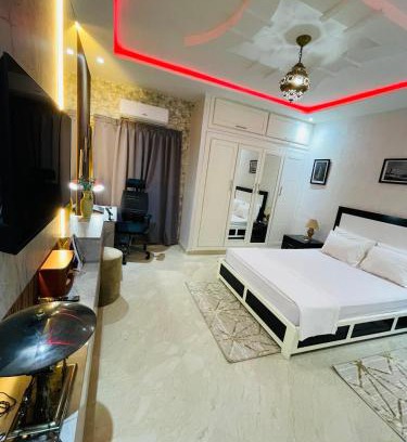 Swiss City Villa | Entire Villa Garden Wi-Fi Near Beach