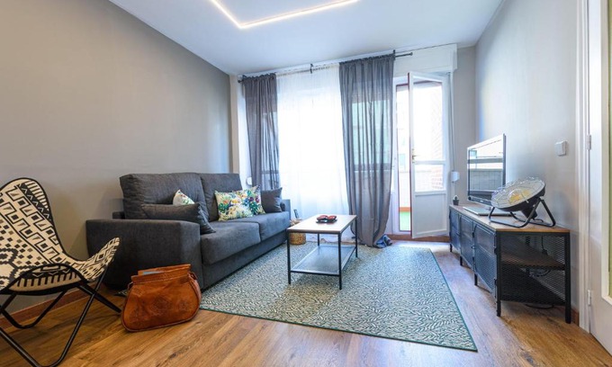 Luanco Apartment | Entorno único a 2 minutos del mar con plaza de garaje