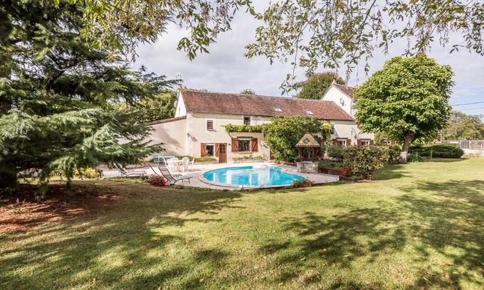 Escolives-Sainte-Camille Bed & Breakfast | ENTRE CANAL ET VIGNES