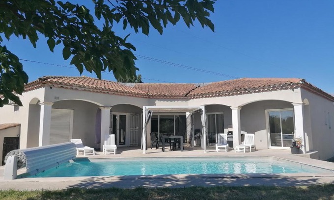 Jonquieres-Saint-Vincent Villa | Entre Provence et Camargue