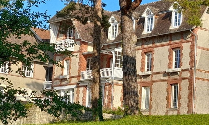 Cricqueboeuf Apartment | Entre Honfleur et Deauville, Face à la Mer, Dans une Bâtisse Normande