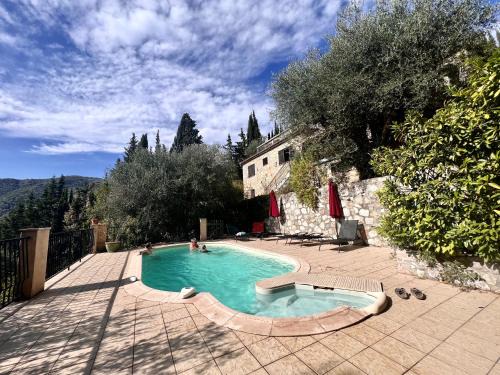 Drap Villa | Entre Nice et Monaco grande Villa avec piscine privée 12 personnes