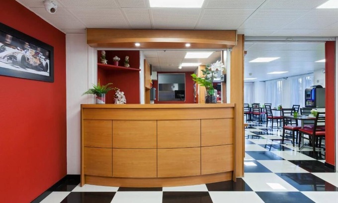 Saint-Martin-sur-le-Pre Hotel | Enzo Hotels Chalons en Champagne