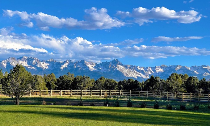 Ridgway House | Epic 5000 Sq Ft Stagecoach Lodge!