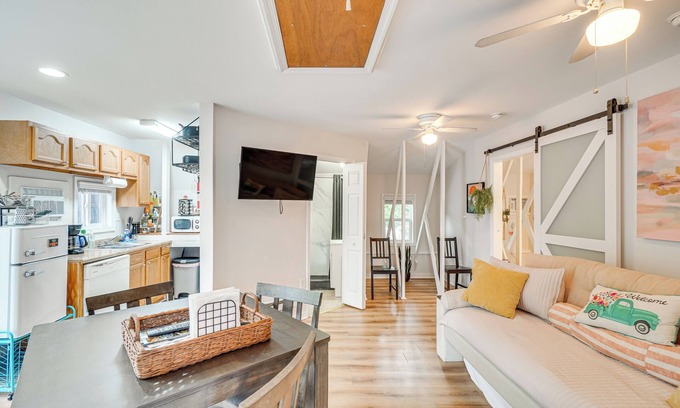 Brunswick Apartment | Epic Brunswick Apartment with Deck!
