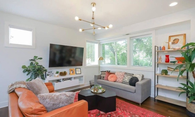 Historic Waverly House | Epic, Walkable Neighborhood