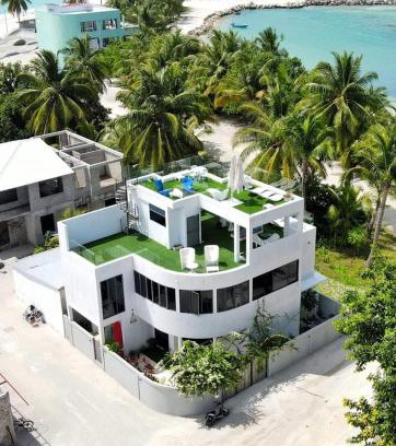 Muli Hotel | EQ SURF RETREAT