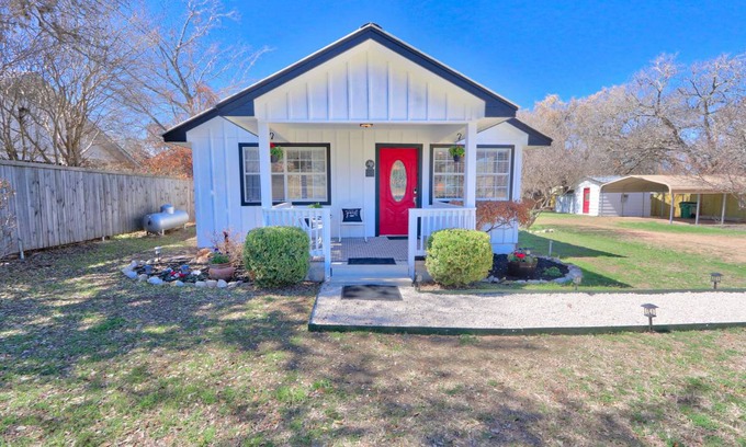 Johnson City House | Equilibrium