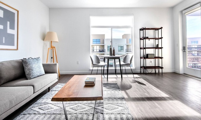 Campbell Apartment | Equipped Campbell 1BR w/ Pool, Parking, walk to Groceries, by Blueground