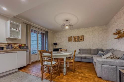 Quartier Capuche-Allies Apartment | #ER Les Alliés The Bright and cosy T4 with view