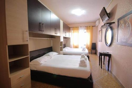 Aventine House | Er Pirata