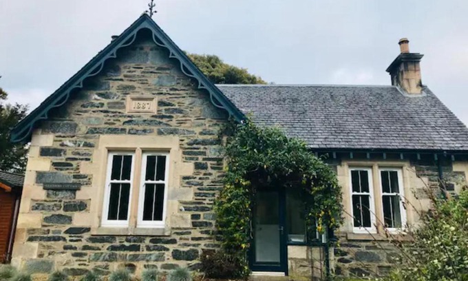 Birnam House | Erigmore Spa Cottage - A cosy cottage located in a countryside park with WIFI and access to swimming pool