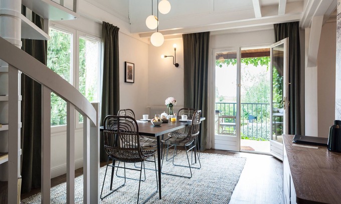 Chorey-les-Beaune Hotel | Ermitage De Corton
