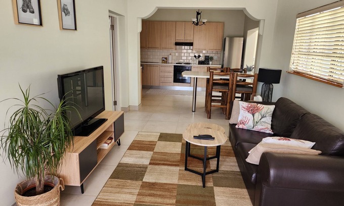 Windhoek Apartment | Eros Weg Family Flat