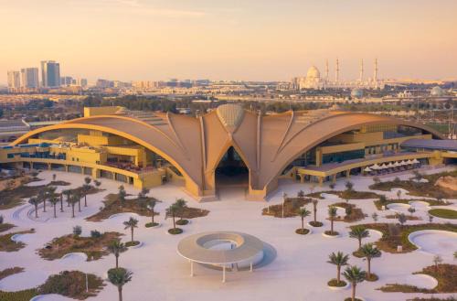 Abu Dhabi Resort | ERTH Abu Dhabi Hotel
