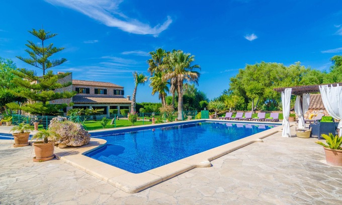 Felanitx Villa | ES CAMP FRED - beautiful villa with spectacular private pool and impressive garden. Free
