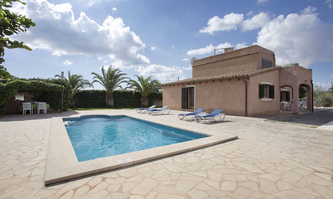 Santanyi Villa | ES JARDI (SERVERA).Situated on the outskirts of the lovely town of Santanyi