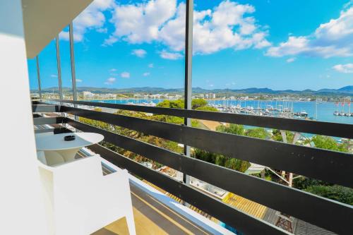 West End Hotel | Es Mitjorn Hotel