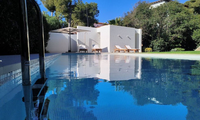 El Roc de Sant Gaieta House | Blue Calm, Villa with pool in front of the sea