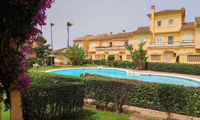 Chiclana de la Frontera House | Ideal vacation home in Novo Sancti Petri (golf and beach)