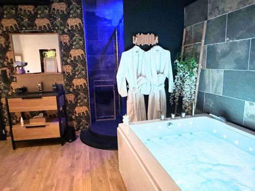 Sete Apartment | Escale Singulière - Luxe & balnéo à Sète