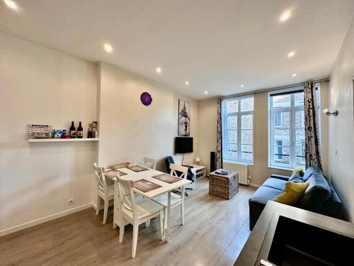 Old Lille Apartment | Escalille la Travia