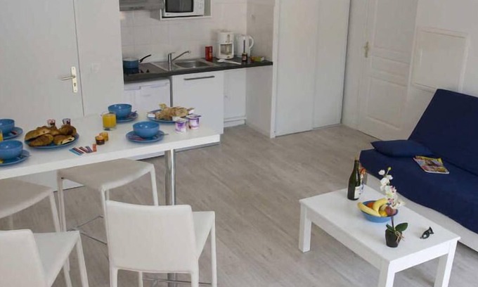 Grandcamp-Maisy Condo | Escapade à Grandcamp av/Piscine, Sauna et Wifi