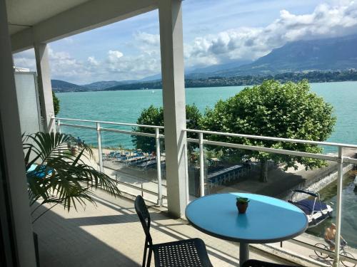 Le Bourget-du-Lac Apartment | Escapade au bord du lac du Bourget