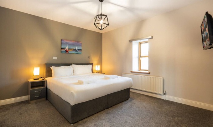 Enniskillen House | Escape Ordinary at Castle Hume No.17 ~ 3 bedroom