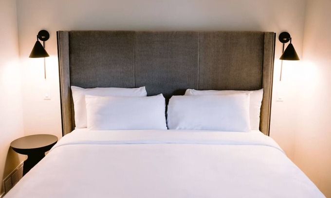 Midway Hotel | Escape in 2 Units w/Fireplace, Outdoor Pool, Golf Course - Relaxation Awaits!