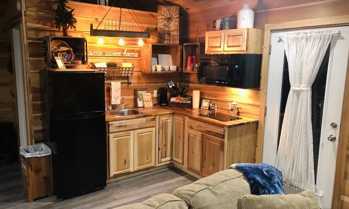 Thorn Hill Cabin | Escape life’s busyness at Bear in Mind cabin