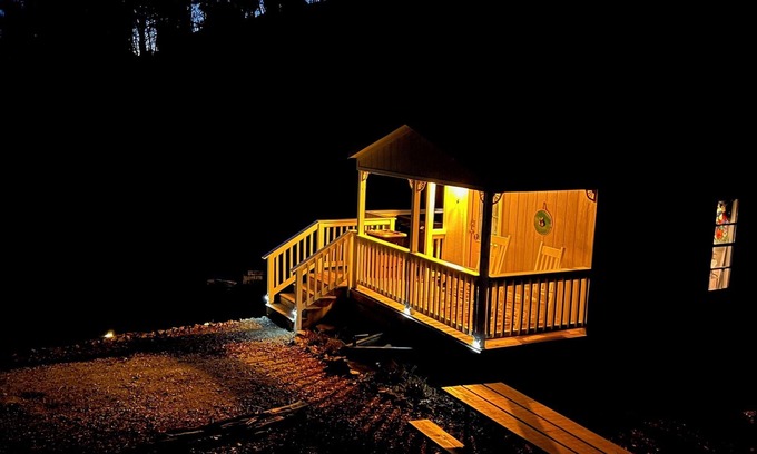 Bryson City House | Escape to Bryson City, just a quick ride away from Great Smoky Mountains