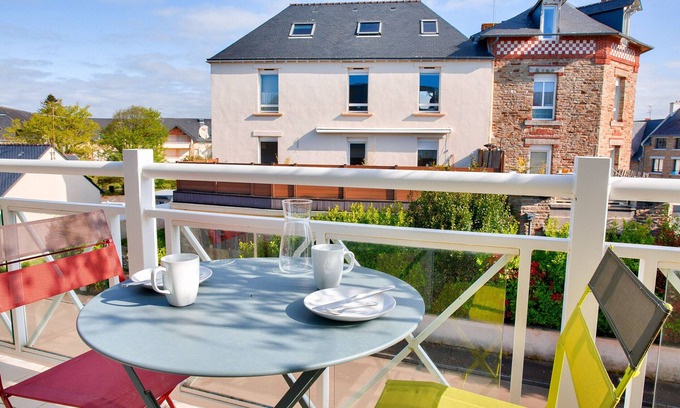 Fouesnant Apartment | Escape to Fouesnant in a flat with balcony