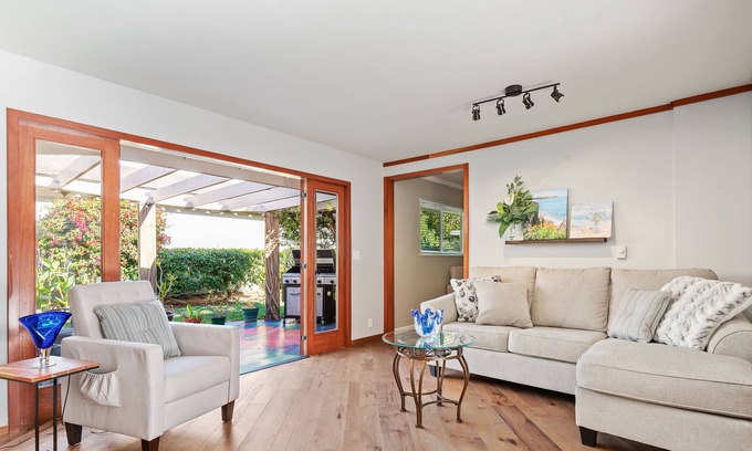 Goleta Condo | Escape to Moreton Bay