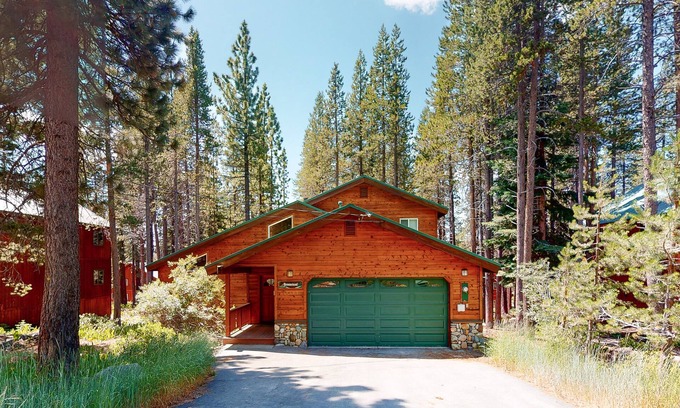 Truckee House | Escape to Mountain Comfort in the Heart of Truckee, CA