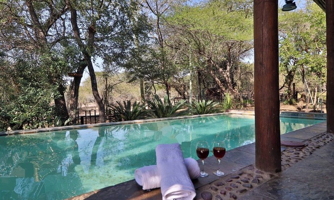 Marloth Park House | Escape to Namagong-Lodge, a serene retreat in Marloth Park. Book your stay now!