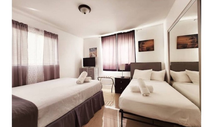 Riverside Park House | Escape to Paradise! Enjoy a Relaxing Vacation - B2