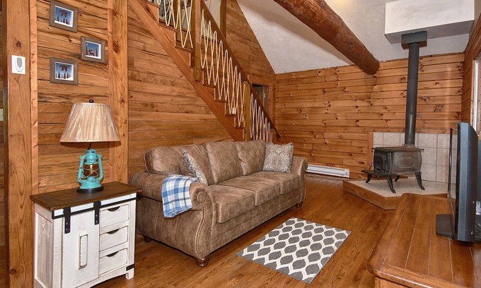 Rockbridge Cabin | Escape to Privacy and Comfort at Martinwoods Cabins – Wildflower Cabin