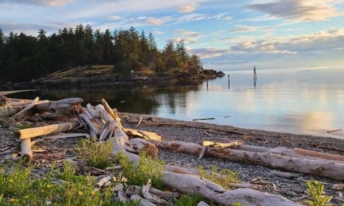 Sliammon House | Escape to SEASCAPES on Texada Island!